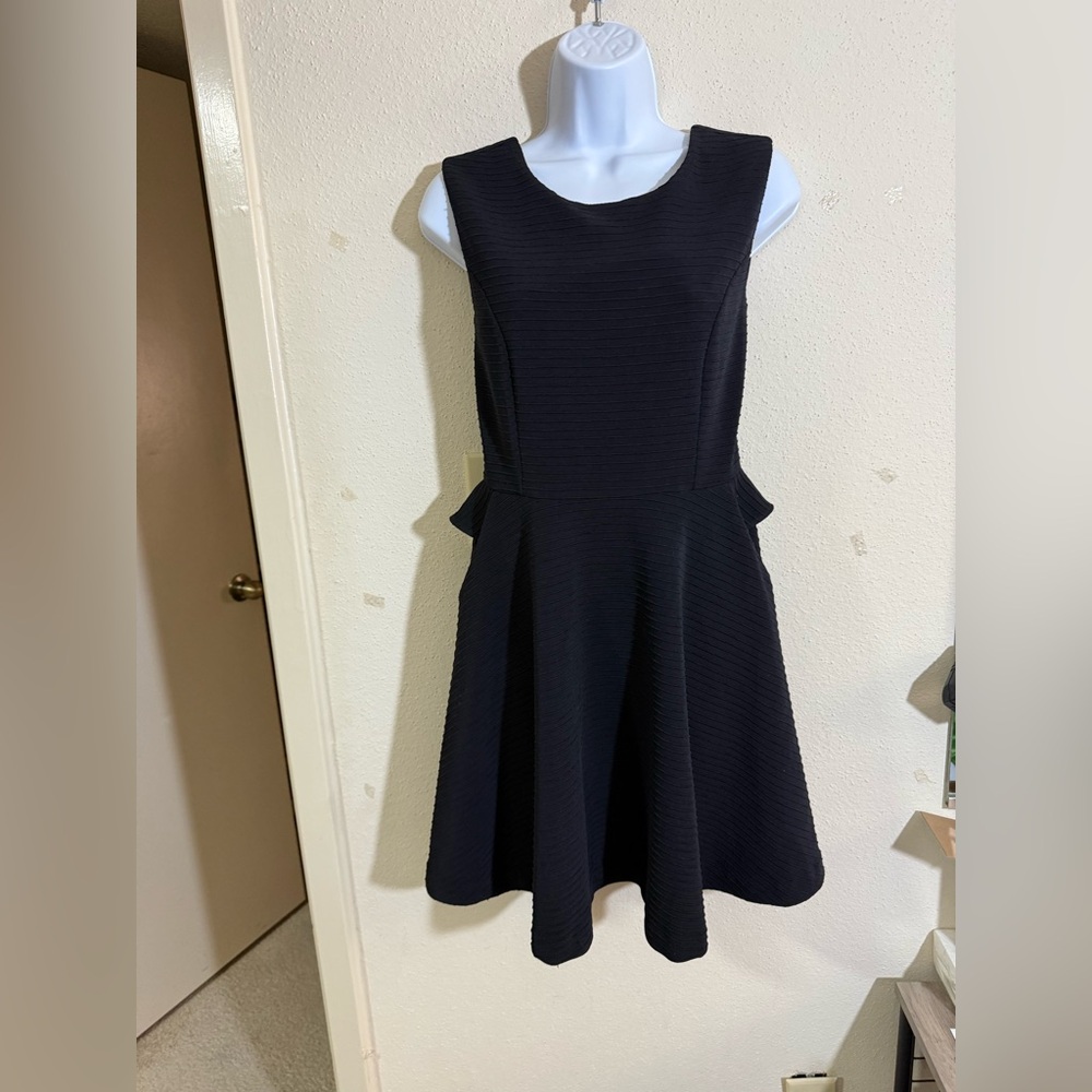 Juicy Couture Black textured sleeveless fit & flare peplum dress Size XS POCKETS
